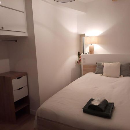 Beautiful Old Town Flat, Near The Beach Ницца Экстерьер фото