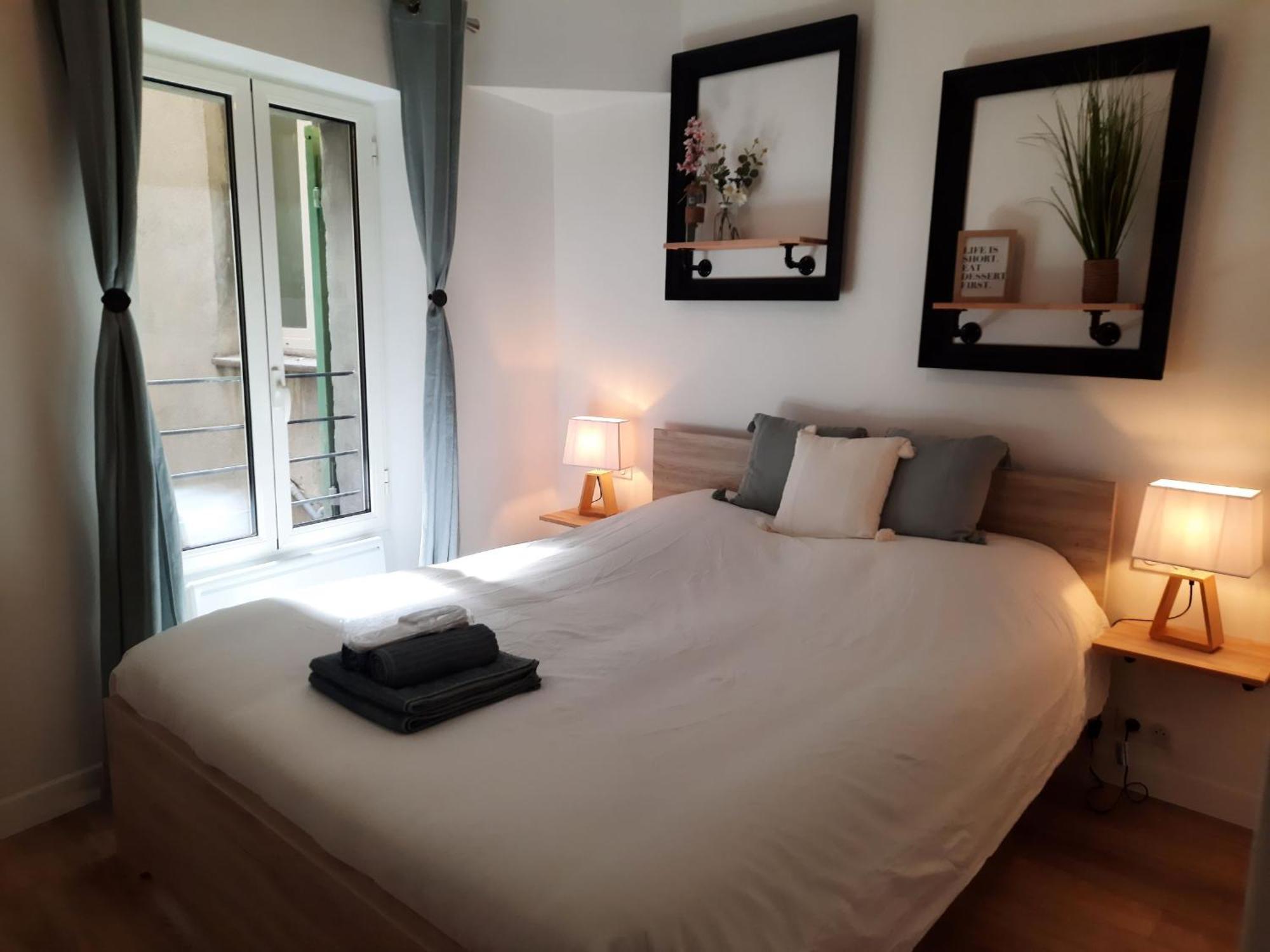 Beautiful Old Town Flat, Near The Beach Ницца Экстерьер фото