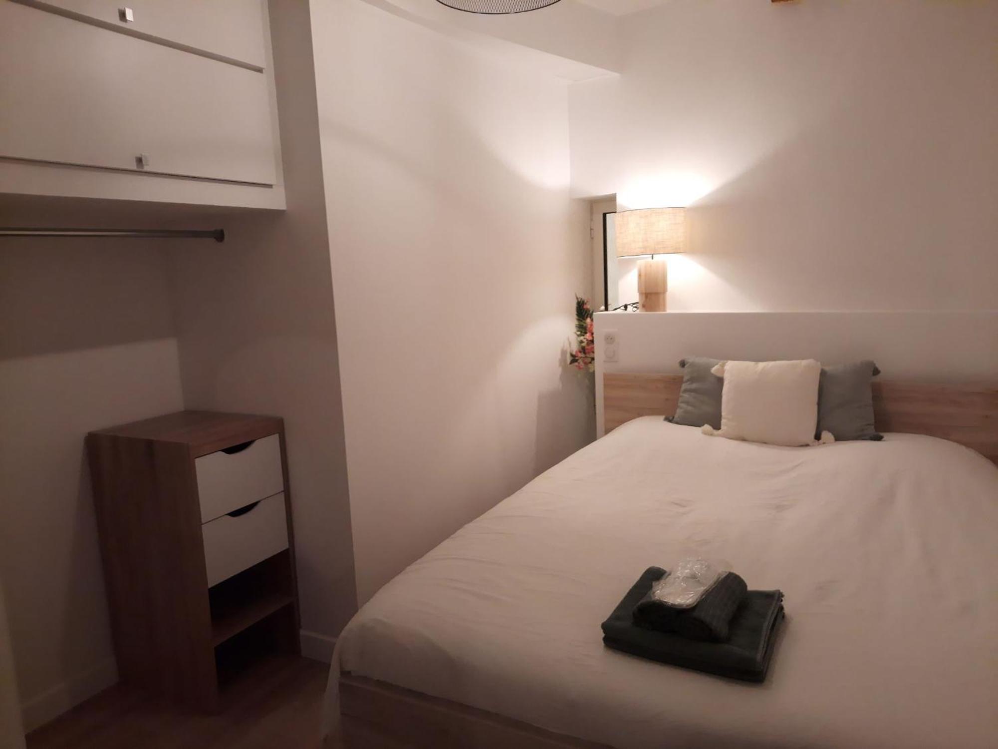 Beautiful Old Town Flat, Near The Beach Ницца Экстерьер фото