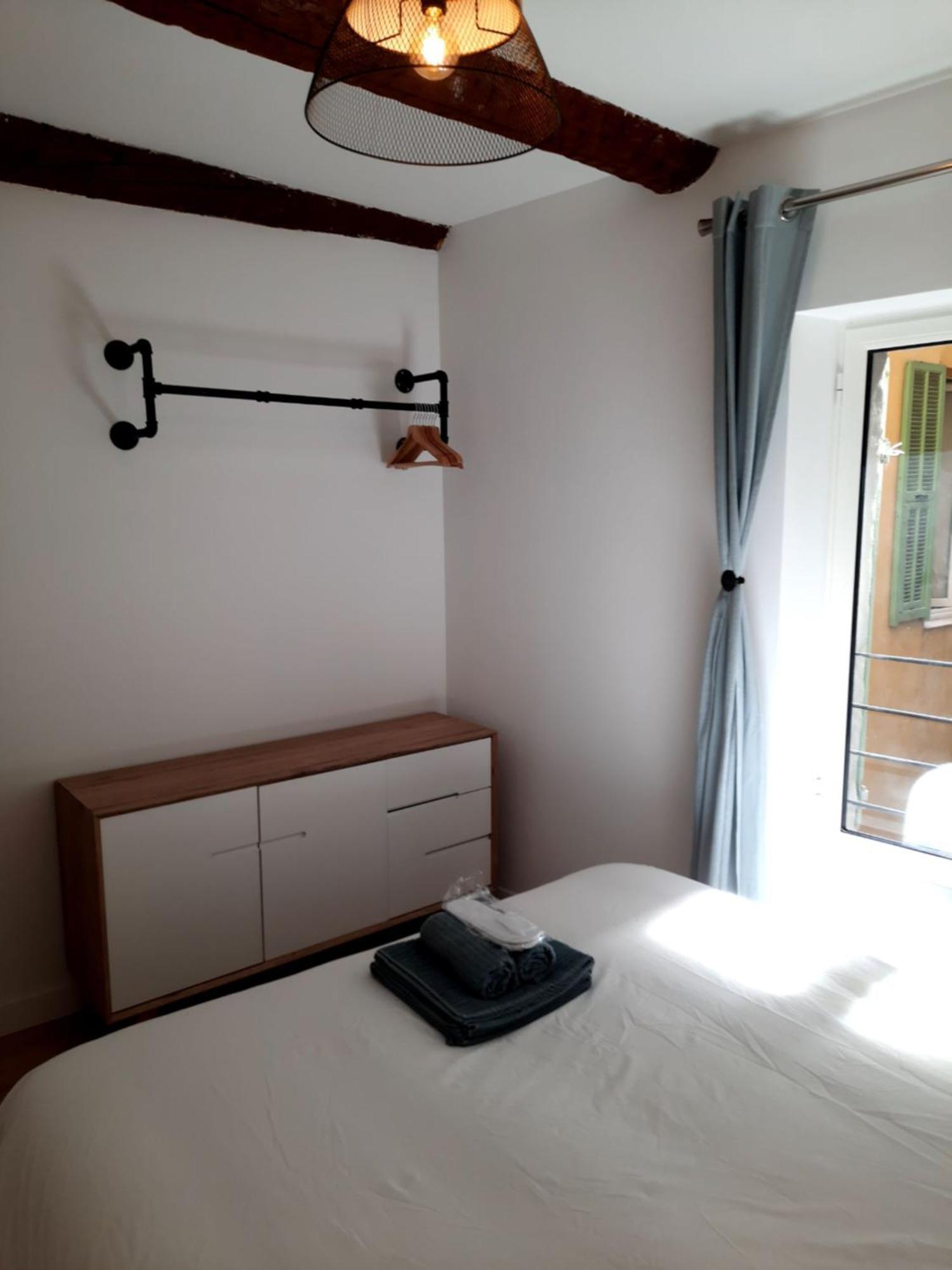 Beautiful Old Town Flat, Near The Beach Ницца Экстерьер фото