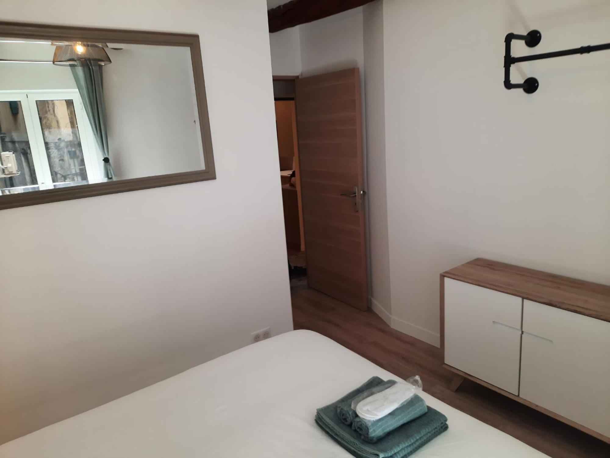Beautiful Old Town Flat, Near The Beach Ницца Экстерьер фото